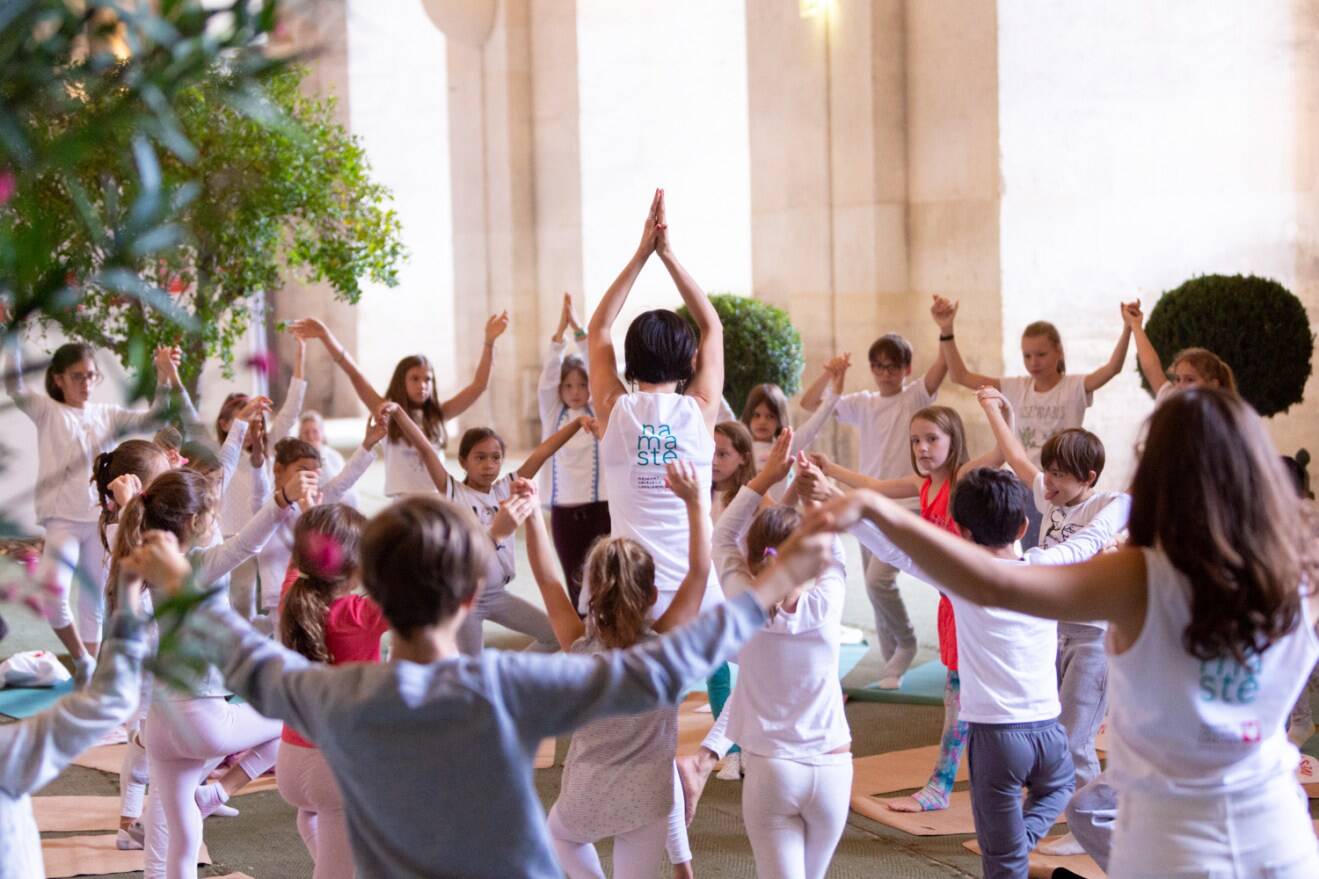 mecenat-chirurgie-cardiaque-yogis-du-coeur-orangerie-chateau-de-versailles-les-amazonnes-parisiennes-yoga-6.jpeg